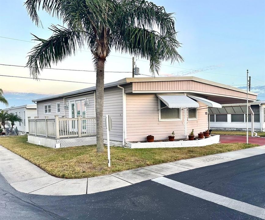 For Sale: $149,500 (2 beds, 2 baths, 900 Square Feet)