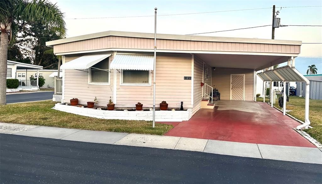 For Sale: $149,500 (2 beds, 2 baths, 900 Square Feet)