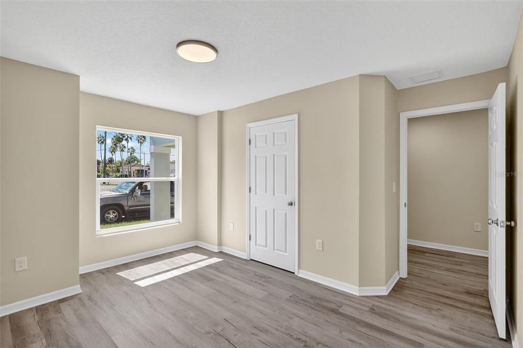 En Renta: $2,600 (3 camas, 2 baños, 1700 Pies cuadrados)