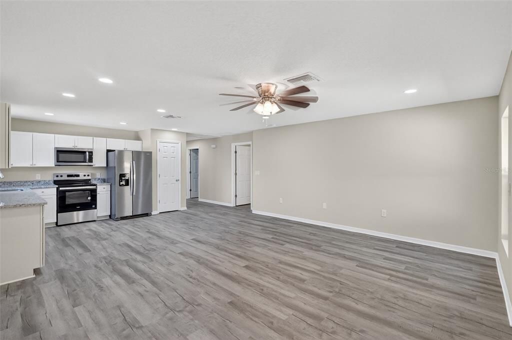 En Renta: $2,600 (3 camas, 2 baños, 1700 Pies cuadrados)