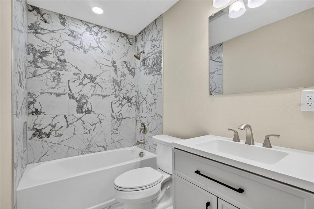 En Renta: $2,600 (3 camas, 2 baños, 1700 Pies cuadrados)