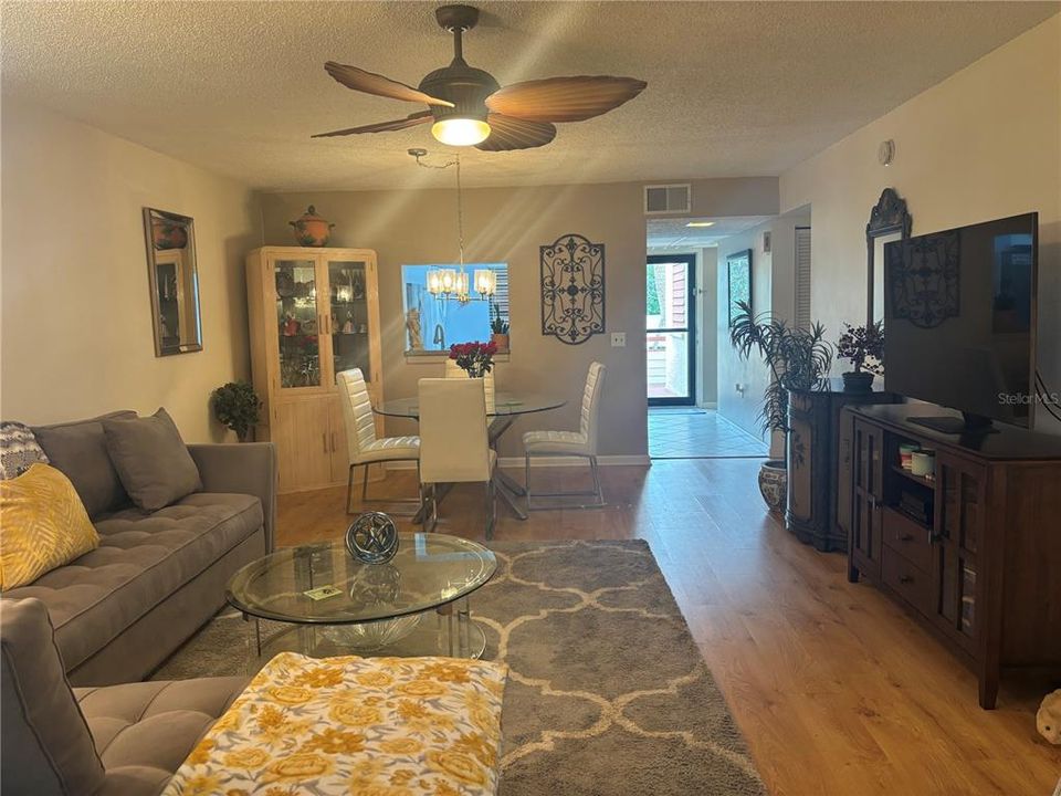 For Sale: $189,500 (2 beds, 2 baths, 1508 Square Feet)