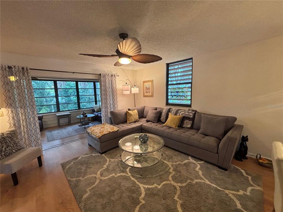 For Sale: $189,500 (2 beds, 2 baths, 1508 Square Feet)