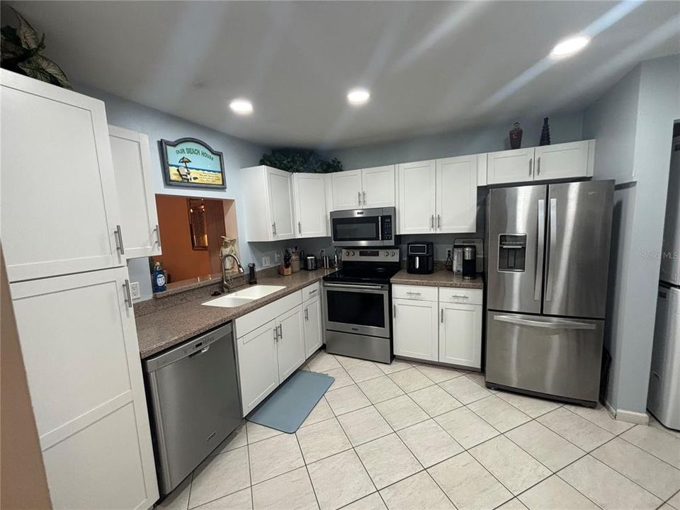 For Sale: $189,500 (2 beds, 2 baths, 1508 Square Feet)