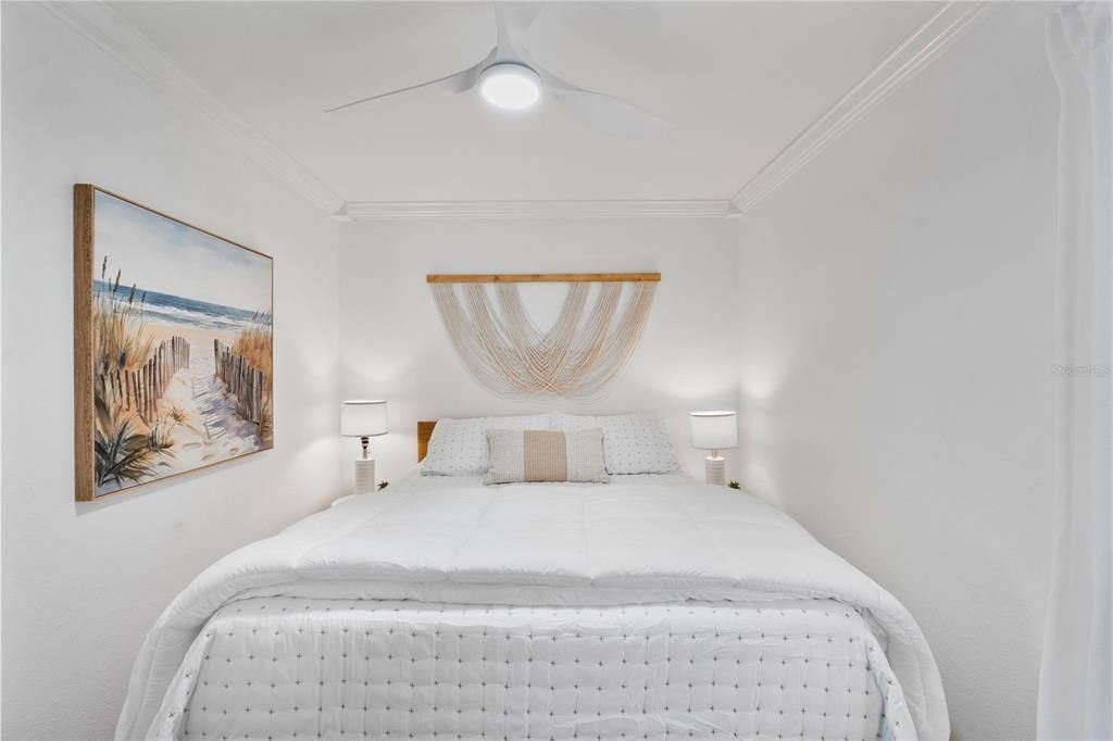 For Rent: $6,500 (1 beds, 1 baths, 380 Square Feet)