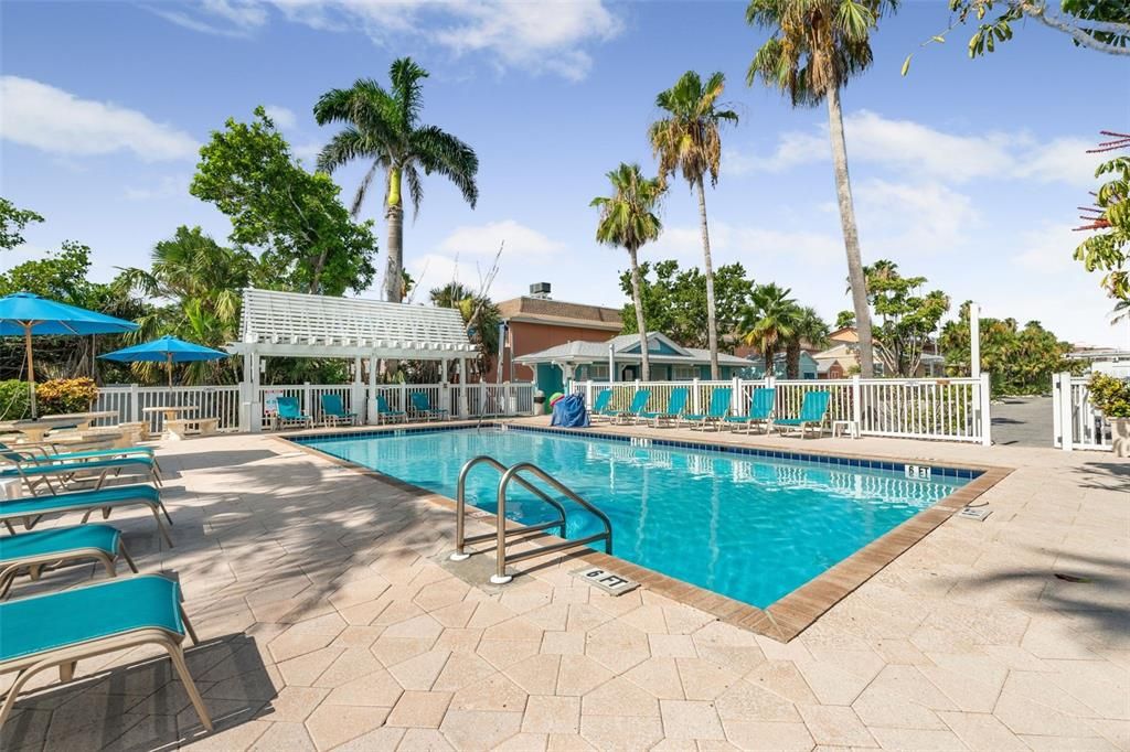 For Rent: $6,500 (1 beds, 1 baths, 380 Square Feet)