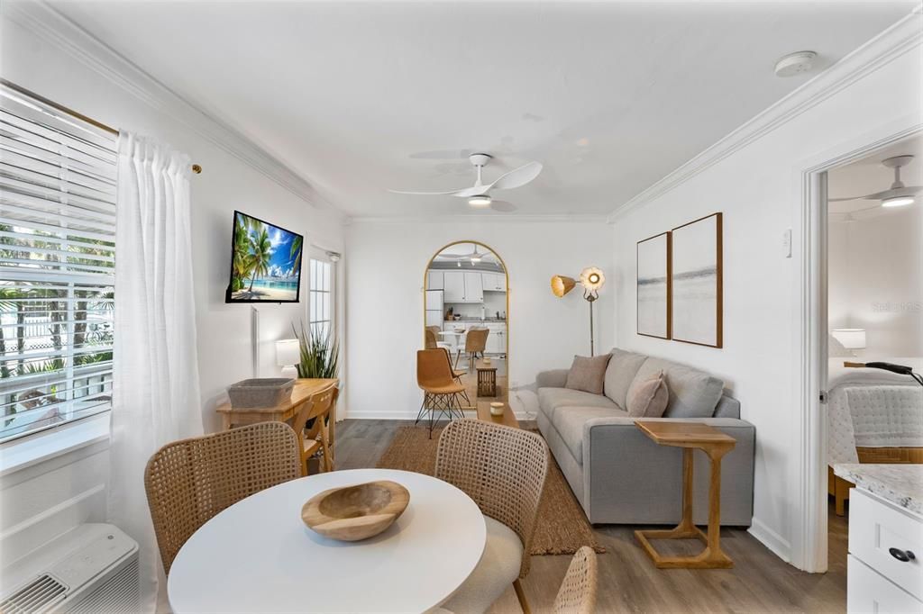 For Rent: $6,500 (1 beds, 1 baths, 380 Square Feet)