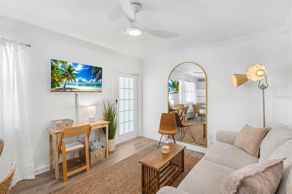 For Rent: $6,500 (1 beds, 1 baths, 380 Square Feet)