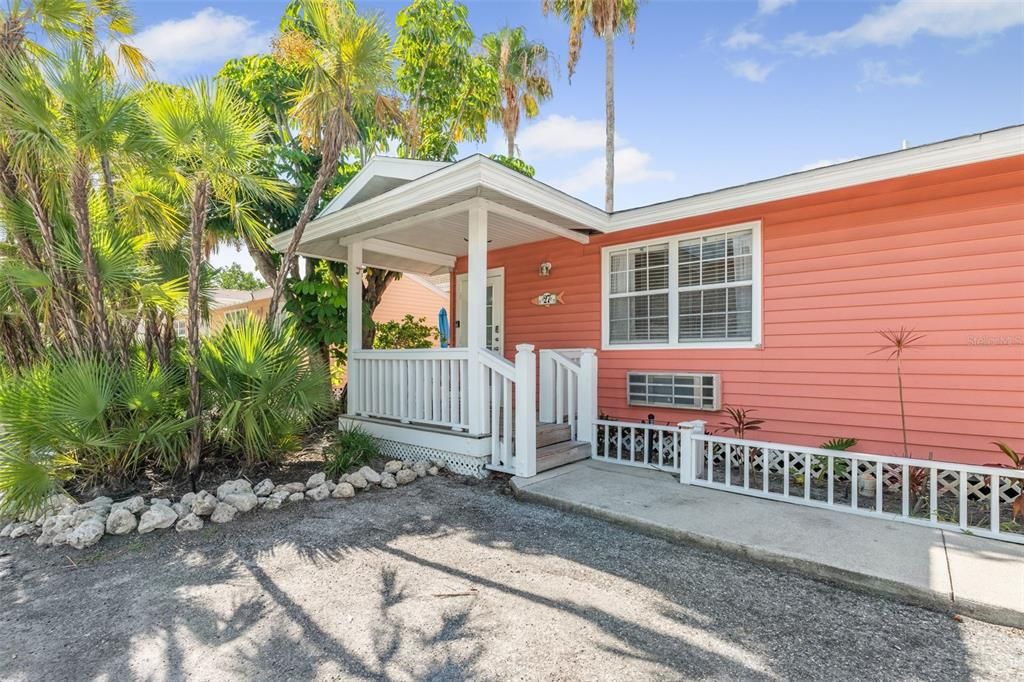 For Rent: $6,500 (1 beds, 1 baths, 380 Square Feet)