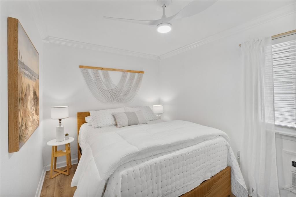 For Rent: $6,500 (1 beds, 1 baths, 380 Square Feet)