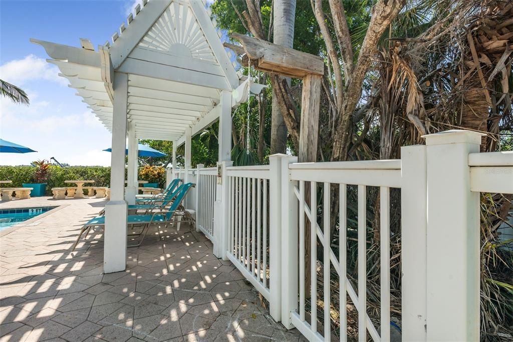 For Rent: $6,500 (1 beds, 1 baths, 380 Square Feet)