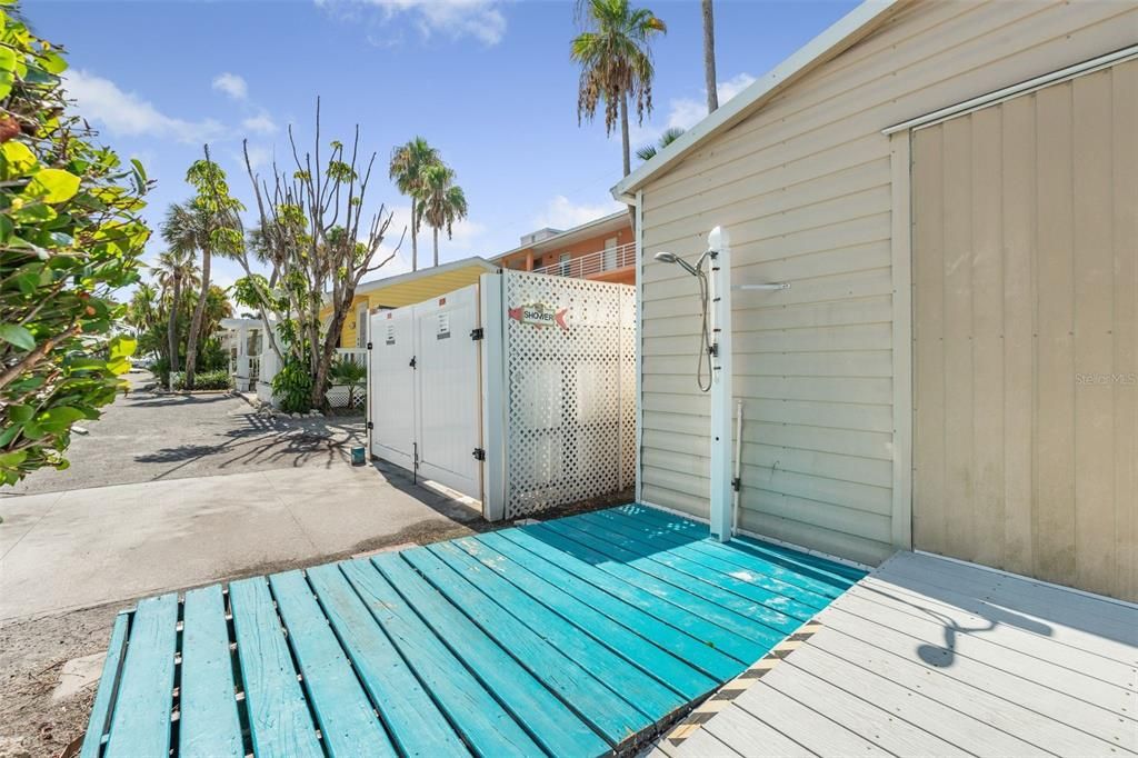 For Rent: $6,500 (1 beds, 1 baths, 380 Square Feet)