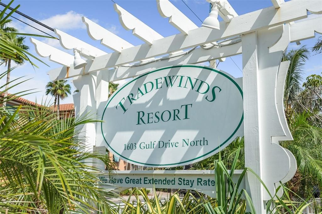 For Rent: $6,500 (1 beds, 1 baths, 380 Square Feet)