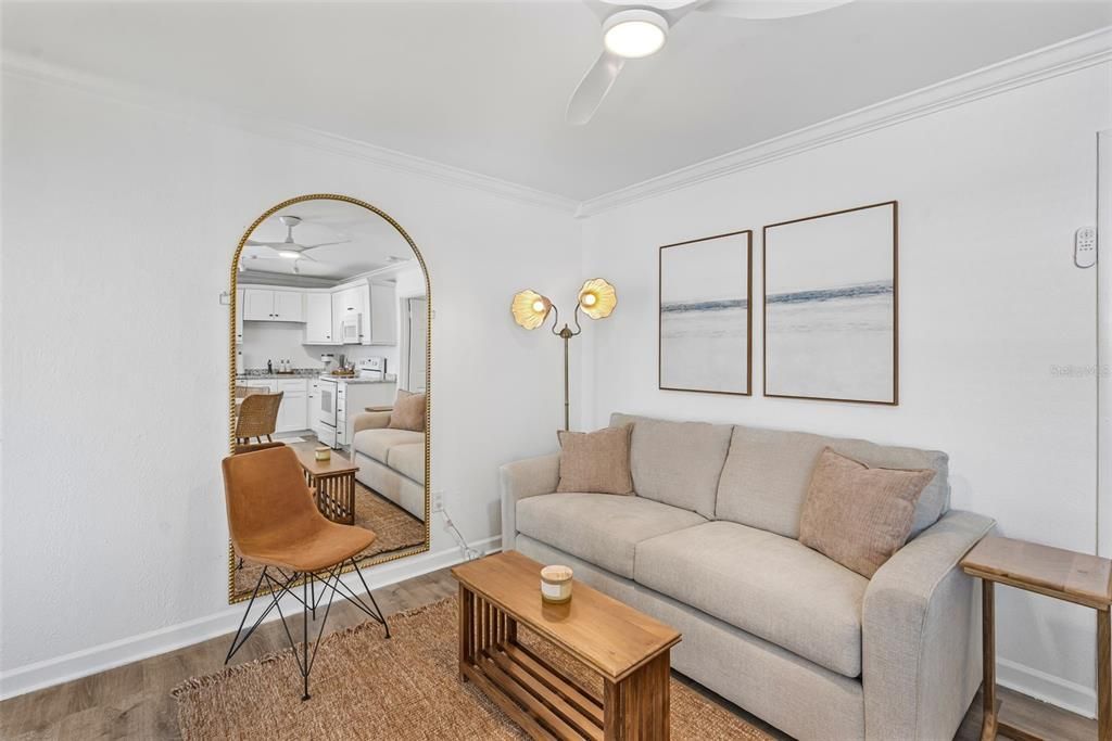 For Rent: $6,500 (1 beds, 1 baths, 380 Square Feet)