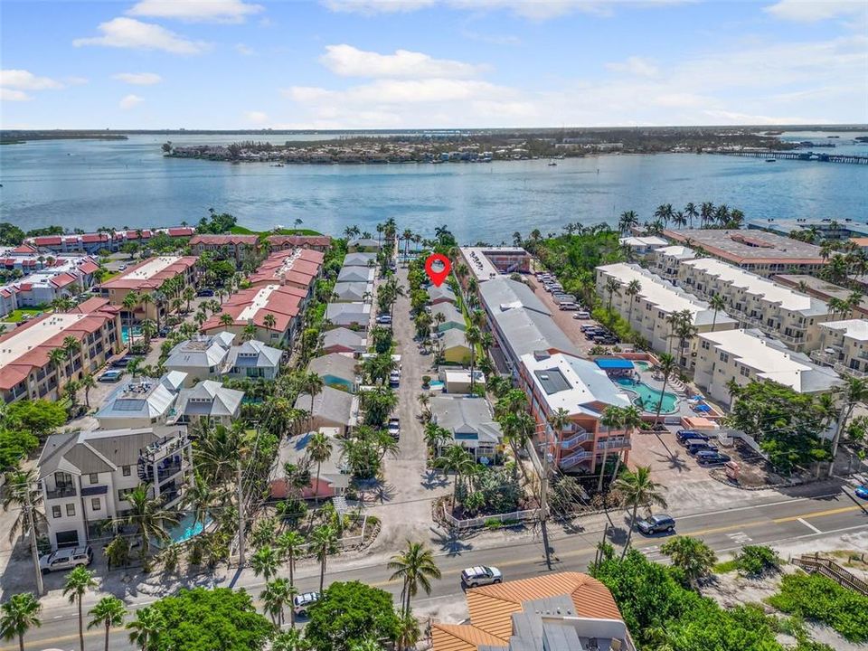 For Rent: $6,500 (1 beds, 1 baths, 380 Square Feet)