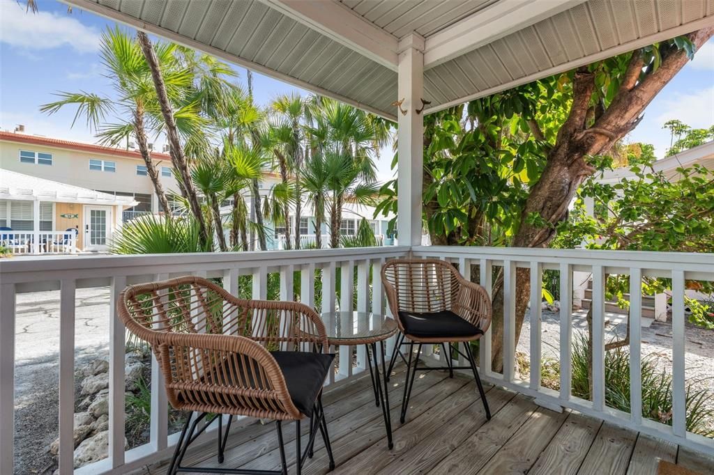 For Rent: $6,500 (1 beds, 1 baths, 380 Square Feet)