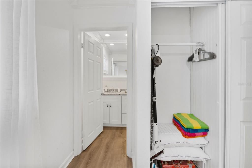 For Rent: $6,500 (1 beds, 1 baths, 380 Square Feet)