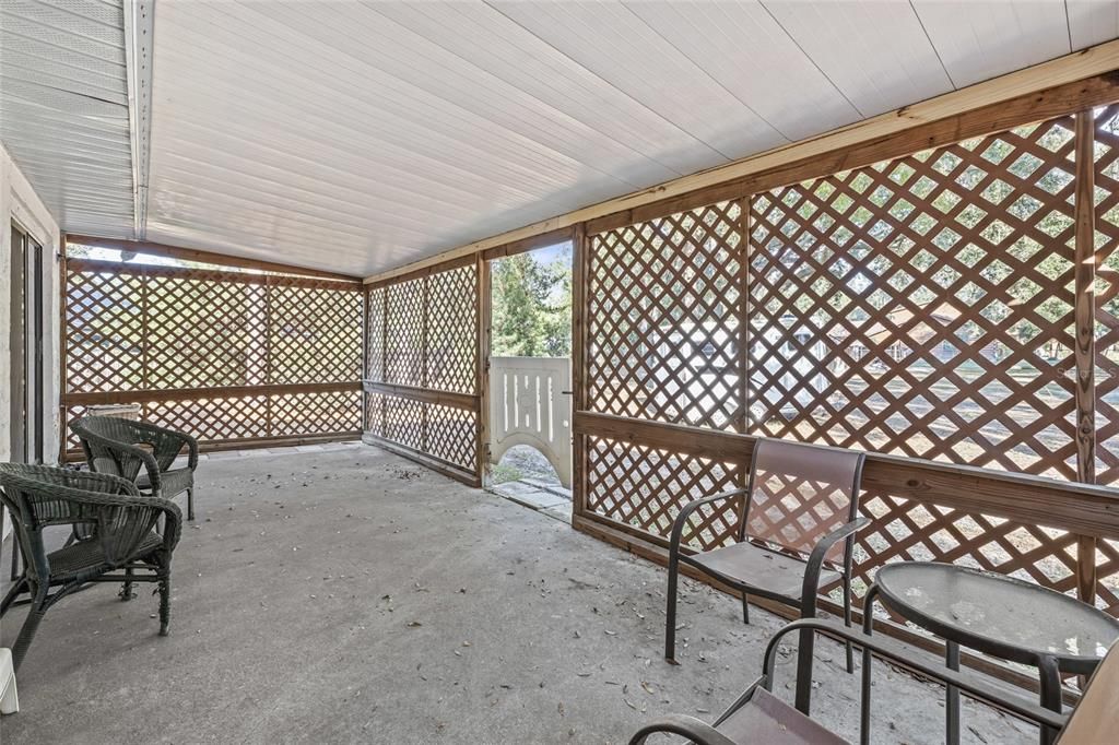 Active With Contract: $335,000 (3 beds, 2 baths, 1728 Square Feet)