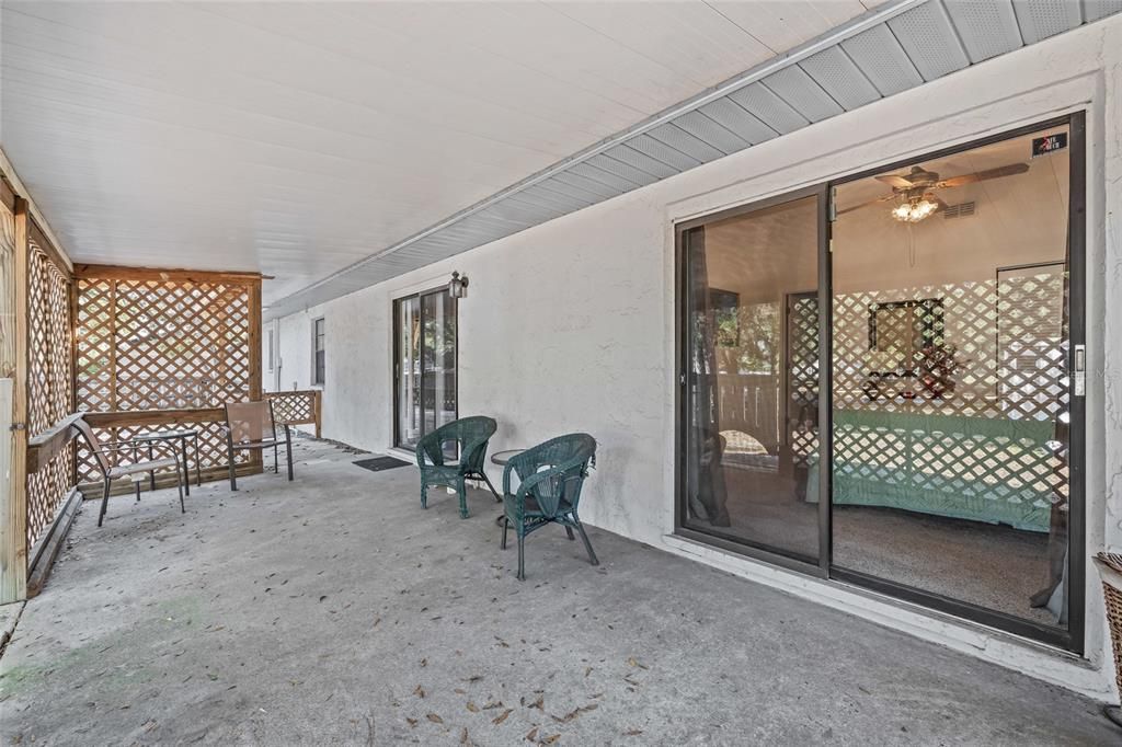 Active With Contract: $335,000 (3 beds, 2 baths, 1728 Square Feet)