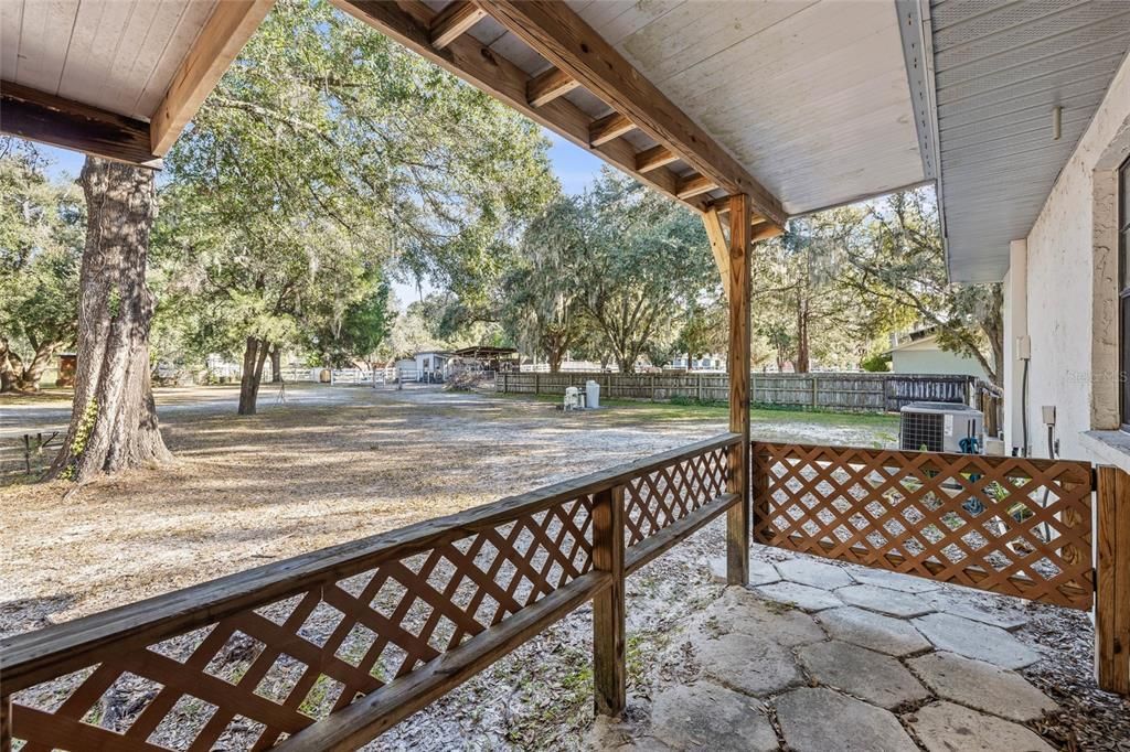 Active With Contract: $335,000 (3 beds, 2 baths, 1728 Square Feet)