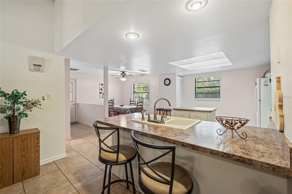 Active With Contract: $335,000 (3 beds, 2 baths, 1728 Square Feet)