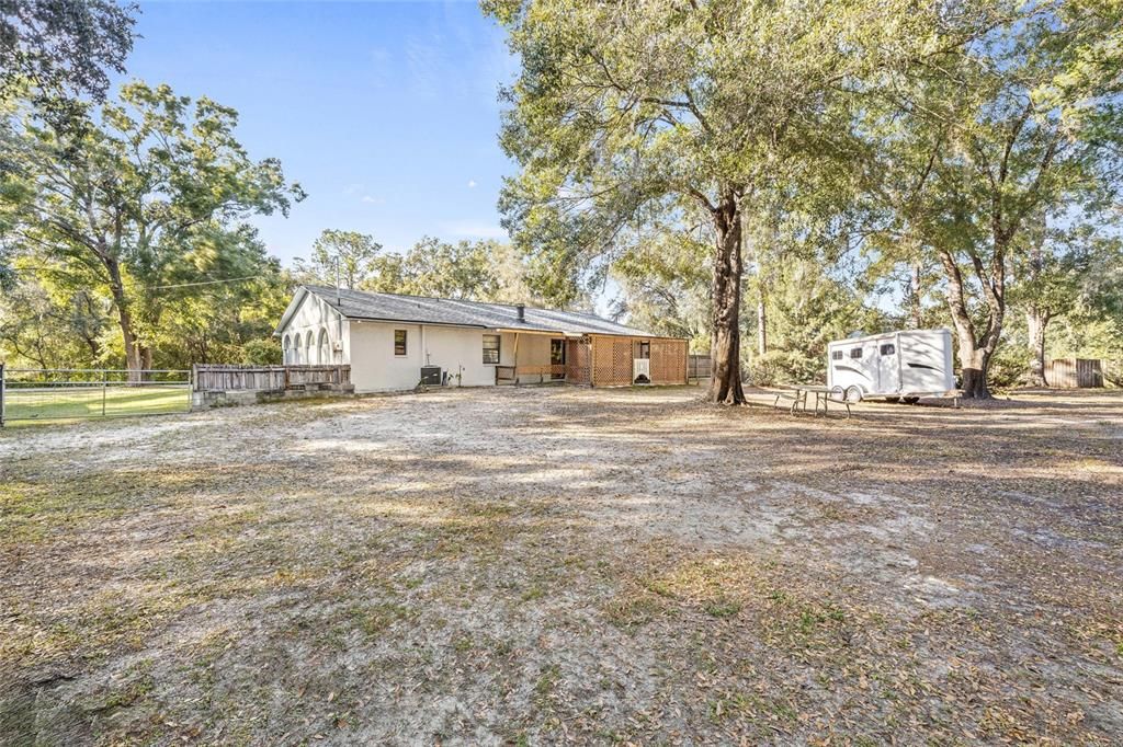 Active With Contract: $335,000 (3 beds, 2 baths, 1728 Square Feet)