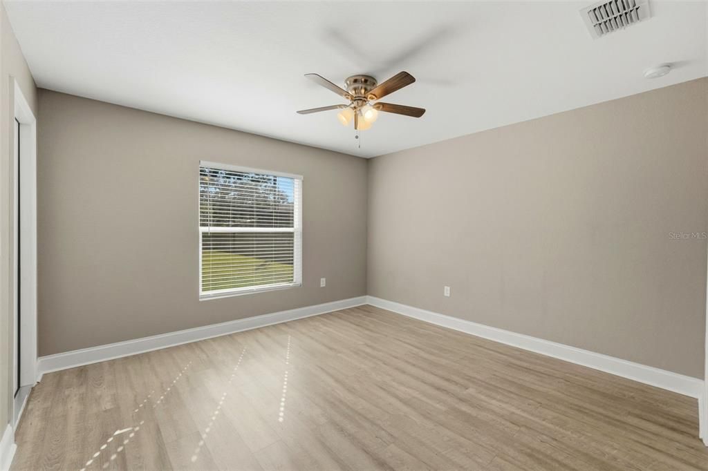 待售: $640,000 (5 贝兹, 3 浴室, 2400 平方英尺)