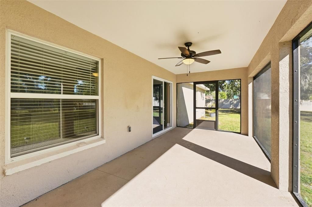 待售: $640,000 (5 贝兹, 3 浴室, 2400 平方英尺)