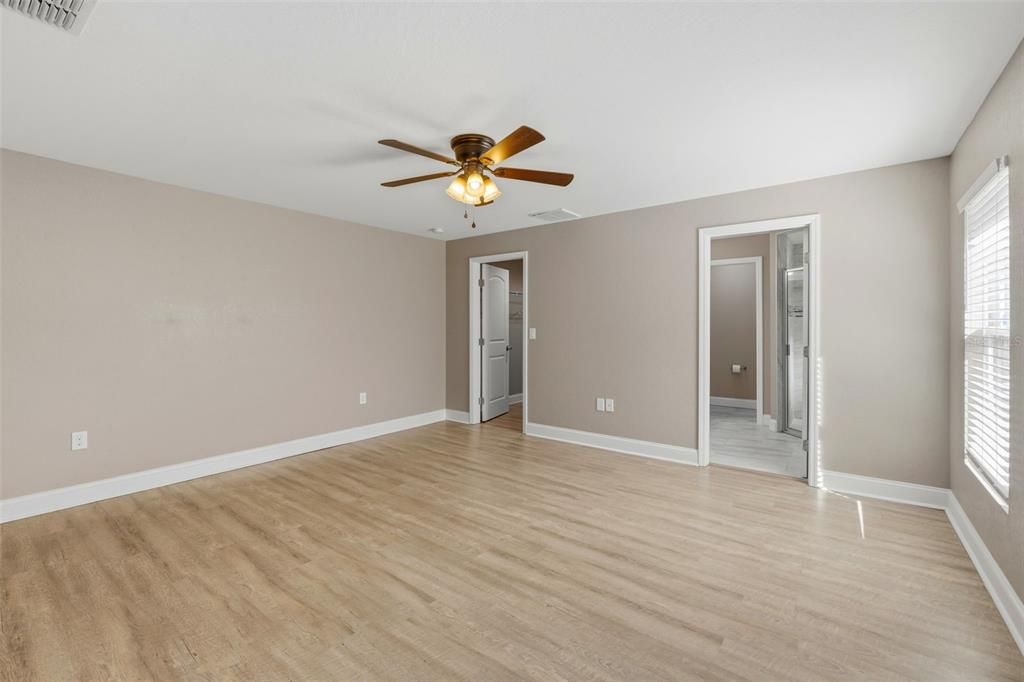 待售: $640,000 (5 贝兹, 3 浴室, 2400 平方英尺)