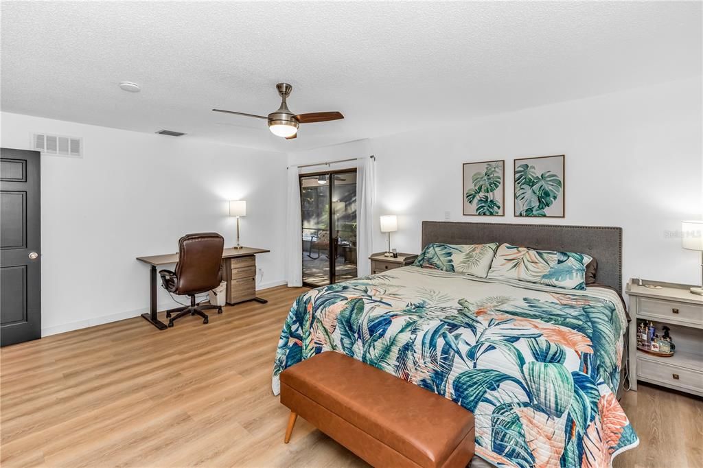 Под контрактом: $509,000 (3 спален, 2 ванн, 2313 Квадратных фут)