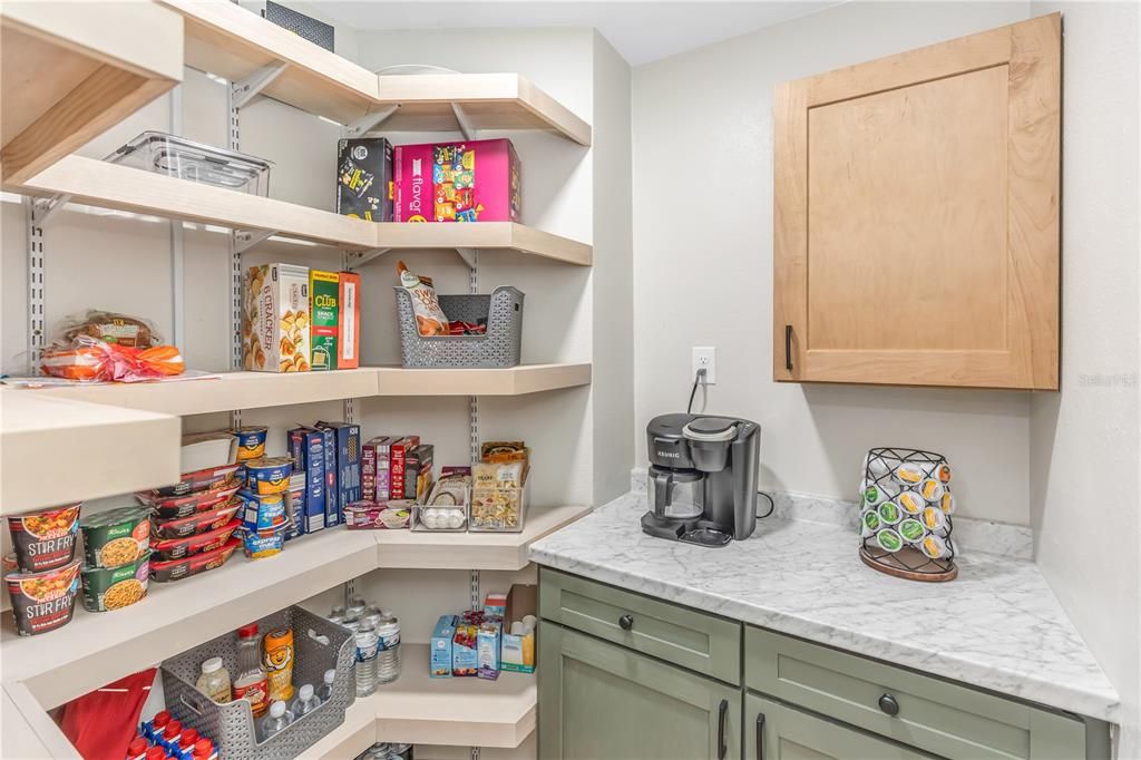 Под контрактом: $509,000 (3 спален, 2 ванн, 2313 Квадратных фут)