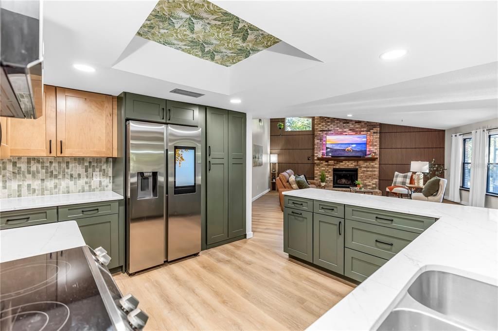 Под контрактом: $509,000 (3 спален, 2 ванн, 2313 Квадратных фут)