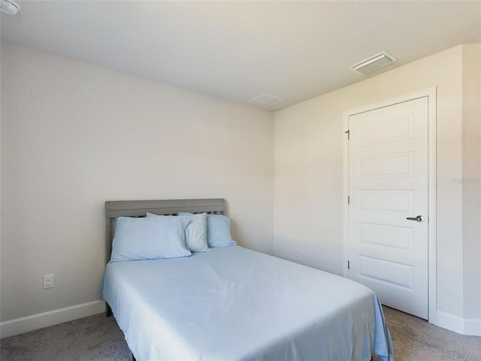 待售: $325,000 (4 贝兹, 2 浴室, 1758 平方英尺)