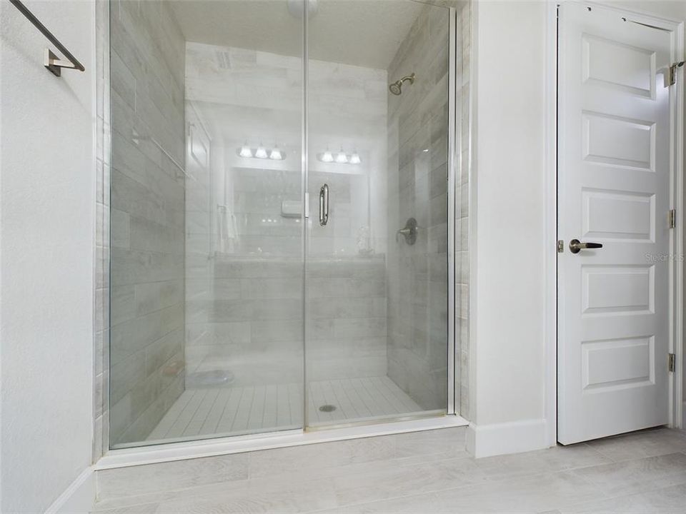 待售: $325,000 (4 贝兹, 2 浴室, 1758 平方英尺)