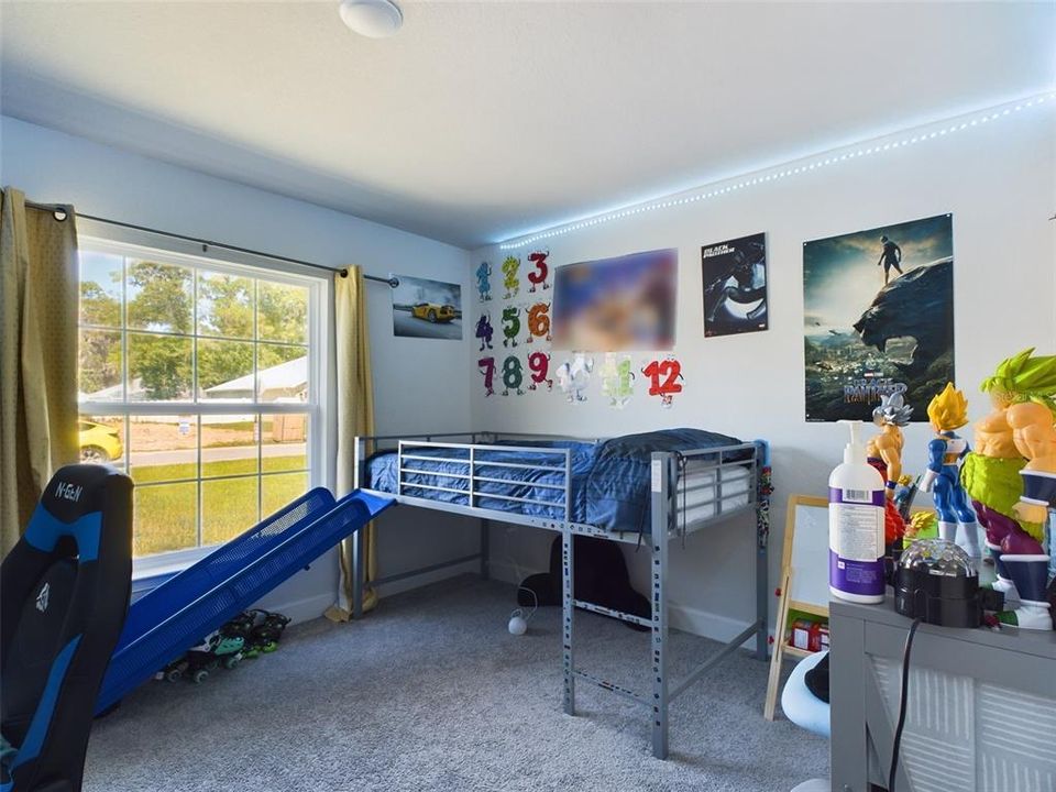 待售: $325,000 (4 贝兹, 2 浴室, 1758 平方英尺)