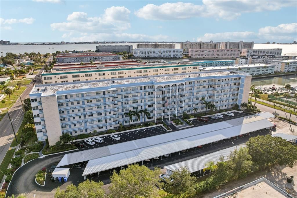 На продажу: $235,900 (2 спален, 2 ванн, 1170 Квадратных фут)