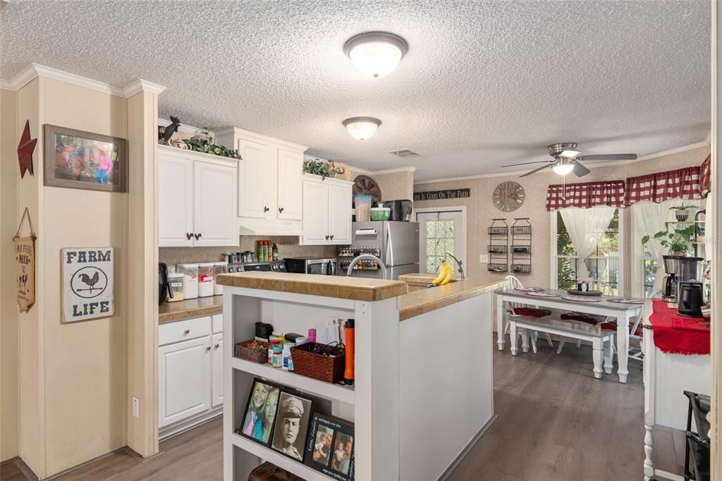 En Venta: $290,000 (3 camas, 2 baños, 1296 Pies cuadrados)