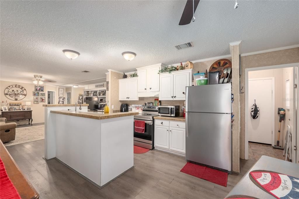 En Venta: $290,000 (3 camas, 2 baños, 1296 Pies cuadrados)