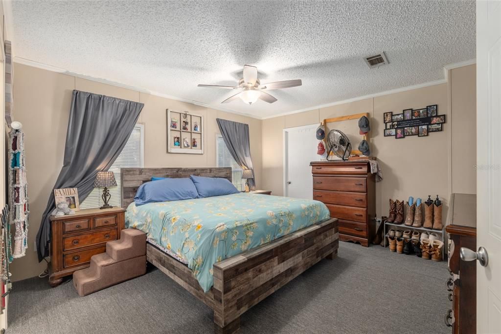 En Venta: $290,000 (3 camas, 2 baños, 1296 Pies cuadrados)