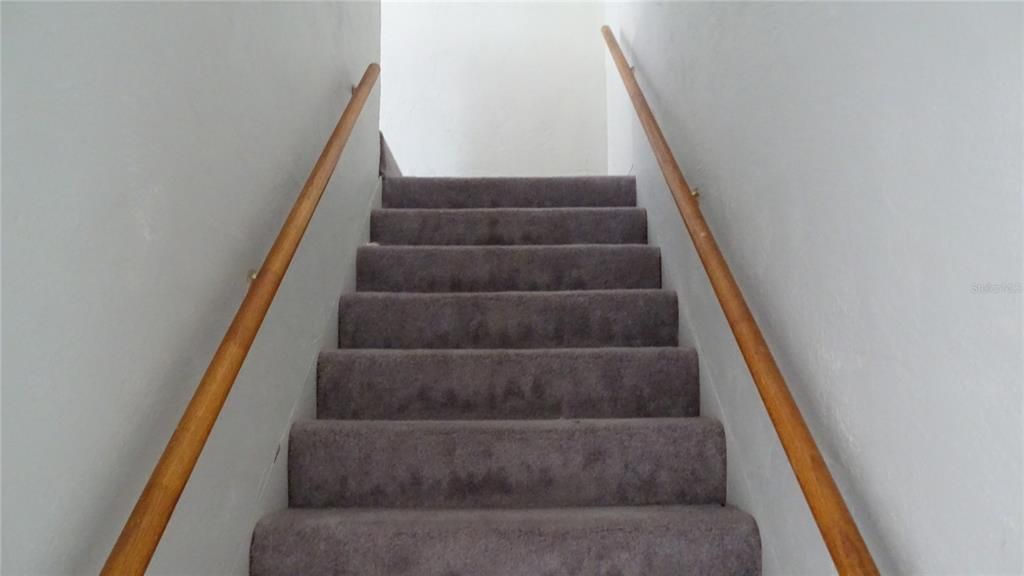 En Venta: $425,000 (3 camas, 3 baños, 1993 Pies cuadrados)