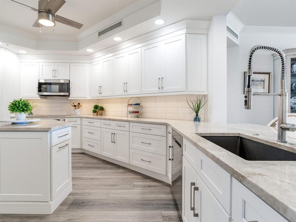 待售: $1,999,000 (2 贝兹, 2 浴室, 2345 平方英尺)