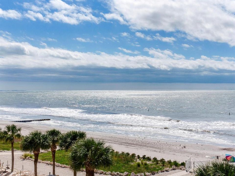 待售: $1,999,000 (2 贝兹, 2 浴室, 2345 平方英尺)