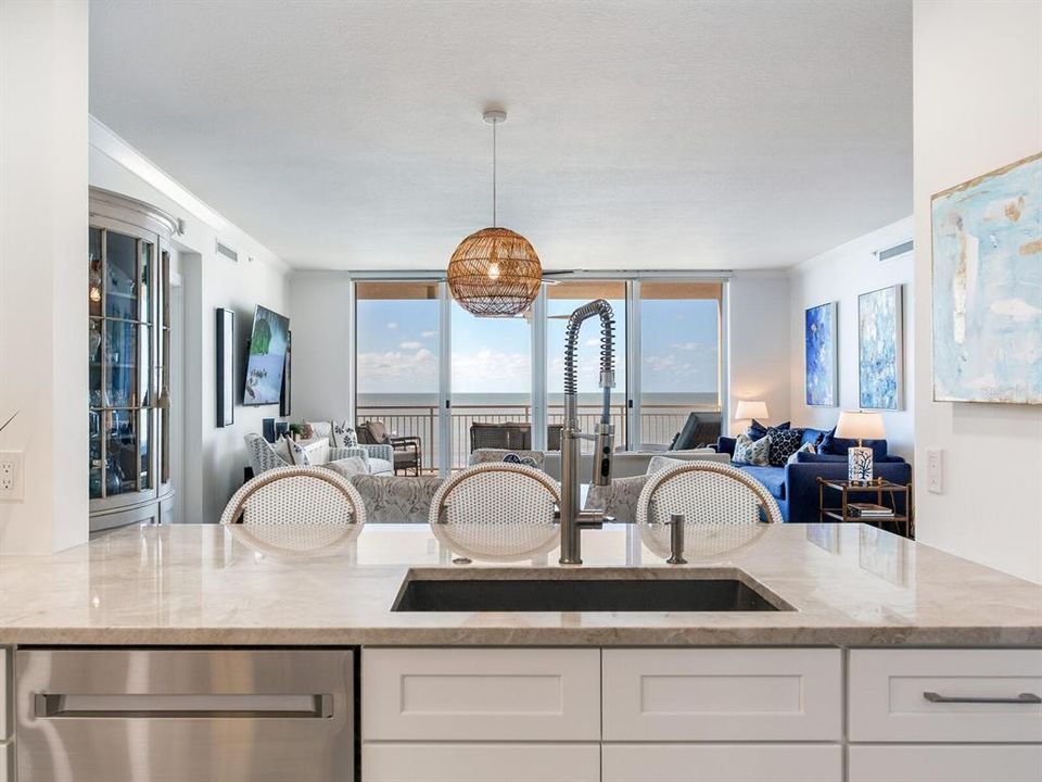 待售: $1,999,000 (2 贝兹, 2 浴室, 2345 平方英尺)