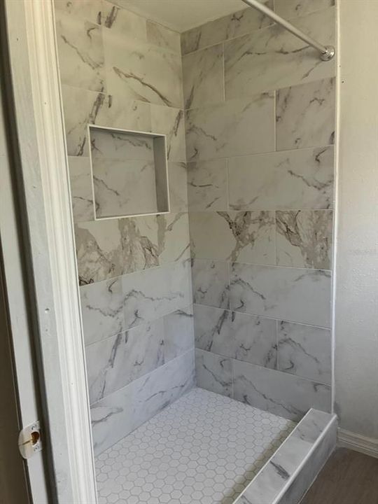 На продажу: $264,990 (4 спален, 2 ванн, 1230 Квадратных фут)