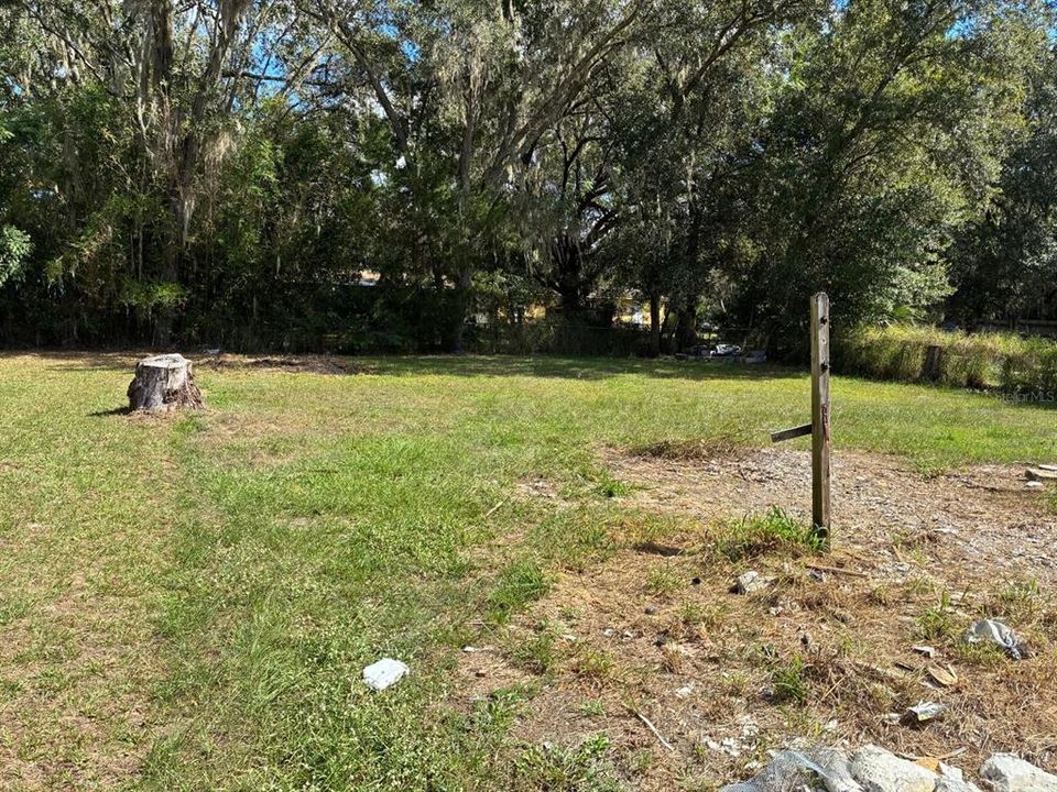 На продажу: $264,990 (4 спален, 2 ванн, 1230 Квадратных фут)