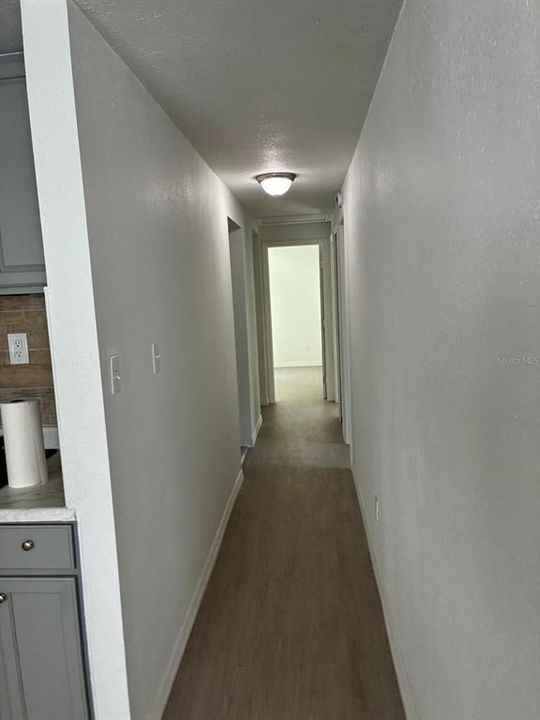 На продажу: $264,990 (4 спален, 2 ванн, 1230 Квадратных фут)