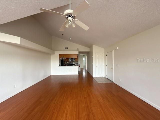For Sale: $189,900 (3 beds, 2 baths, 1287 Square Feet)