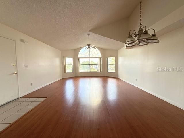 For Sale: $189,900 (3 beds, 2 baths, 1287 Square Feet)