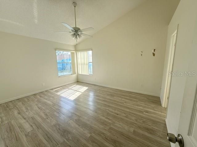For Sale: $189,900 (3 beds, 2 baths, 1287 Square Feet)