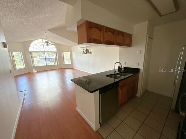 For Sale: $189,900 (3 beds, 2 baths, 1287 Square Feet)